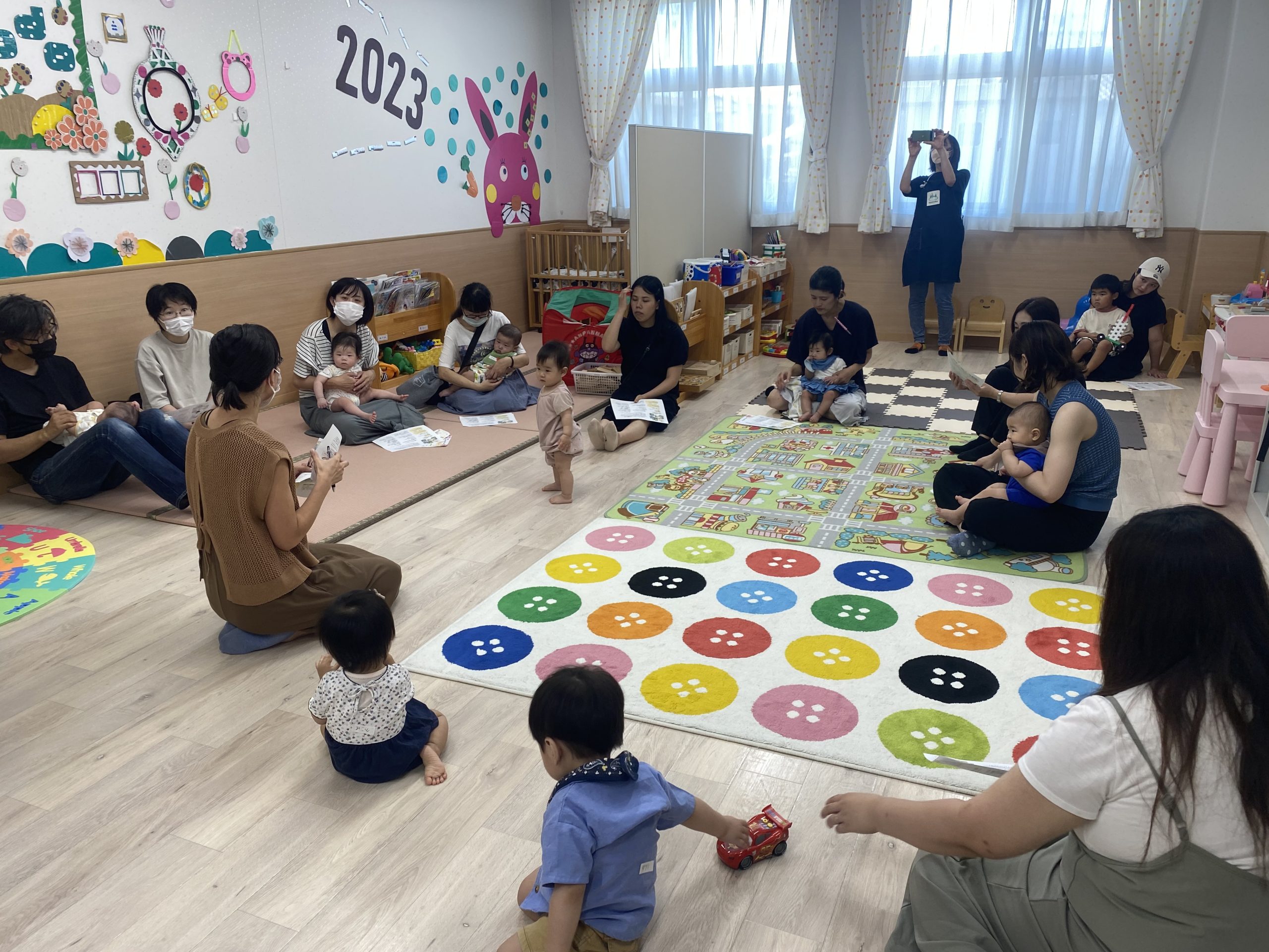 ★助産師さんのおはなし会～赤ちゃんの発達を育む声掛けと遊び～を開催しました★（komodo）